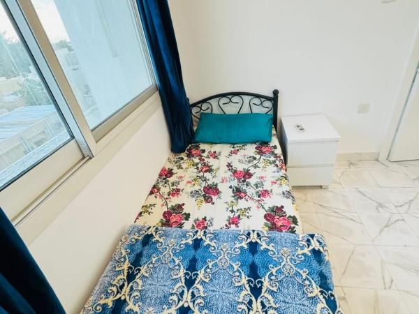 Single room with window near metro : photo 5 de la chambre petite chambre double