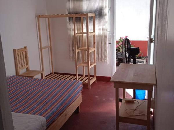 Hostal San Pueblo : photo 2 de la chambre chambre double avec salle de bains privative