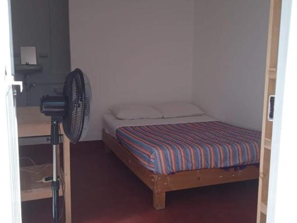 Hostal San Pueblo : photo 3 de la chambre chambre double avec salle de bains privative