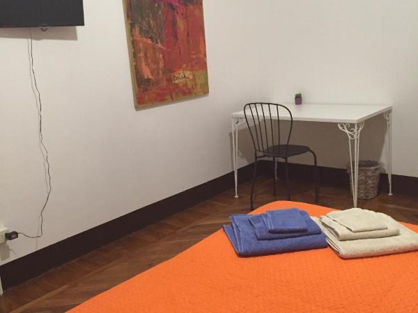 B & B 21 Bologna : photo 3 de la chambre chambre double ou lits jumeaux avec salle de bains commune