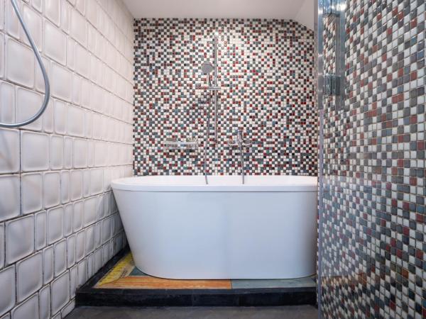Hotel Cote Cour Beijing : photo 4 de la chambre chambre familiale avec baignoire
