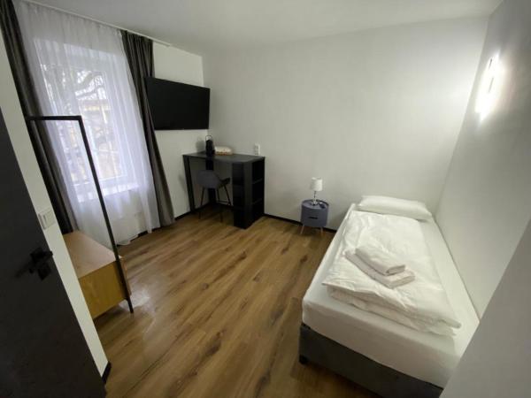 Hotel Elisei : photo 10 de la chambre chambre simple standard