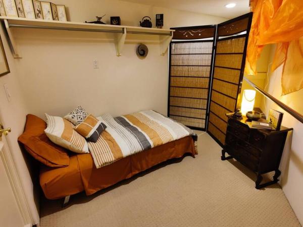 Epic Views! Hollywood Hills SkyVilla: Crow's Nest : photo 6 de la chambre maison 1 chambre