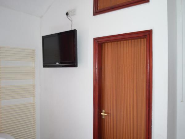 Lyndhurst Hotel : photo 4 de la chambre chambre familiale avec salle de bains privative