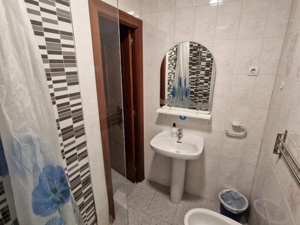 Metropolitan Atocha : photo 7 de la chambre chambre quadruple avec salle de bains privative