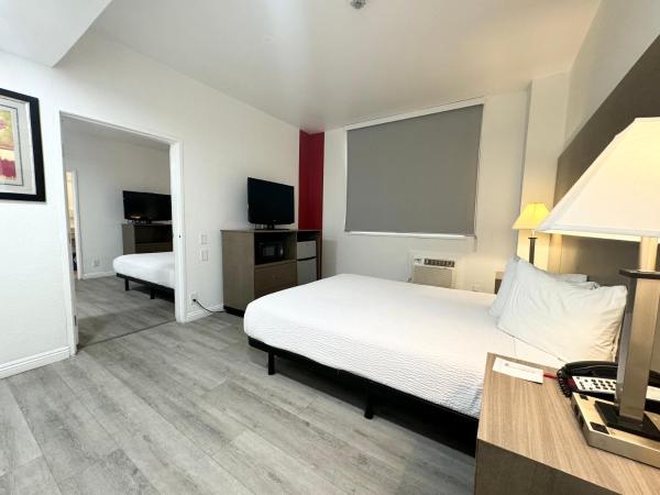Ramada by Wyndham San Diego Airport : photo 5 de la chambre hébergement 1 chambre 2 lits queen-size accessible aux personnes à mobilité rréduite/malentendantes - non-fumeurs