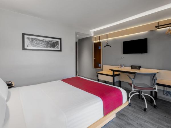 City Express by Marriott Guadalajara Aeropuerto : photo 1 de la chambre chambre lit queen-size 