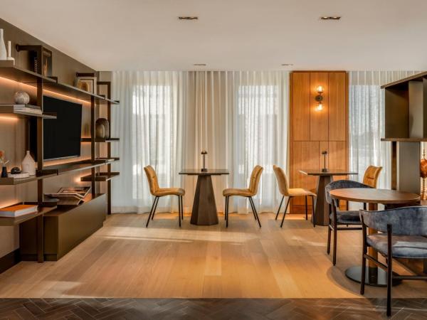 Munich Marriott Hotel City West : photo 8 de la chambre chambre lit king-size exécutive - accès au salon club