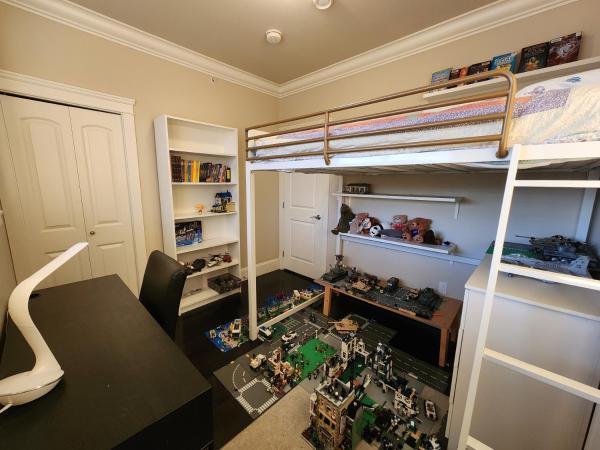 Rare Find Exquisitely New Quiet & Safe Skytrain Home : photo 10 de la chambre suite 3 chambres