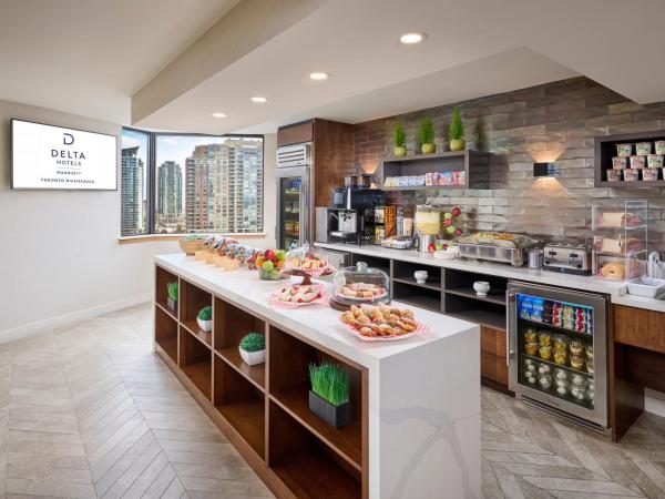 Delta Hotels by Marriott Toronto Mississauga : photo 7 de la chambre junior king suite with park view and terrace