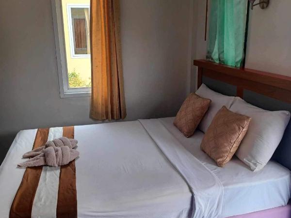 Lanta Paradise Beach Resort : photo 10 de la chambre chambre lit queen-size - vue sur jardin