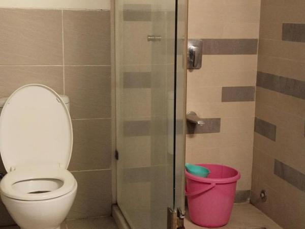 GM Hospitality Services pune : photo 4 de la chambre chambre double avec salle de bains privative