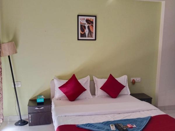 GM Hospitality Services pune : photo 3 de la chambre chambre double avec salle de bains privative