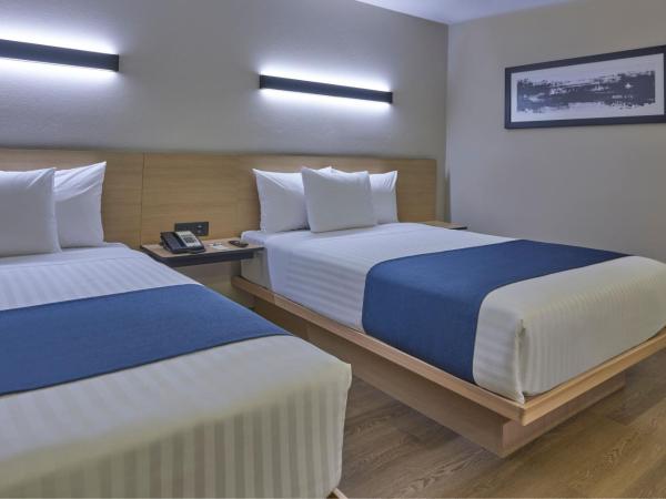 City Express by Marriott Cancun Aeropuerto : photo 3 de la chambre chambre double avec 2 lits doubles