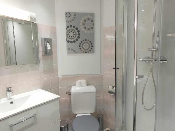 Hôtel La Réserve : photo 4 de la chambre chambre simple Économique