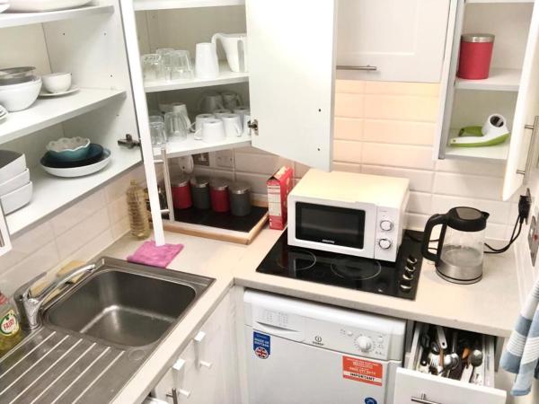 Metropolitan Coziness Private Bedrooms in Euston Station 161 : photo 3 de la chambre chambre double standard avec salle de bains commune