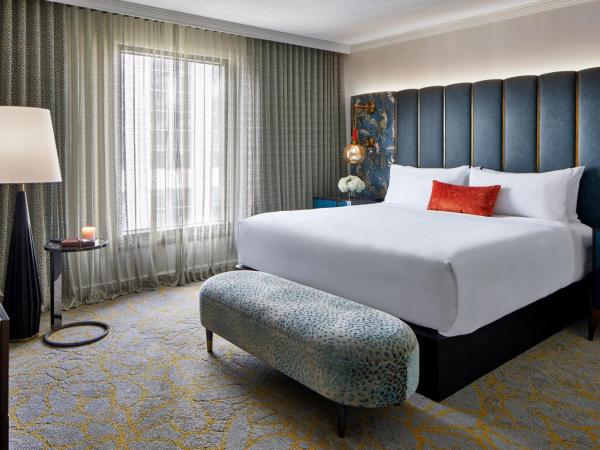 Grand Bohemian Orlando, Autograph Collection : photo 1 de la chambre suite lit king-size avec canapé-lit et baignoire spa