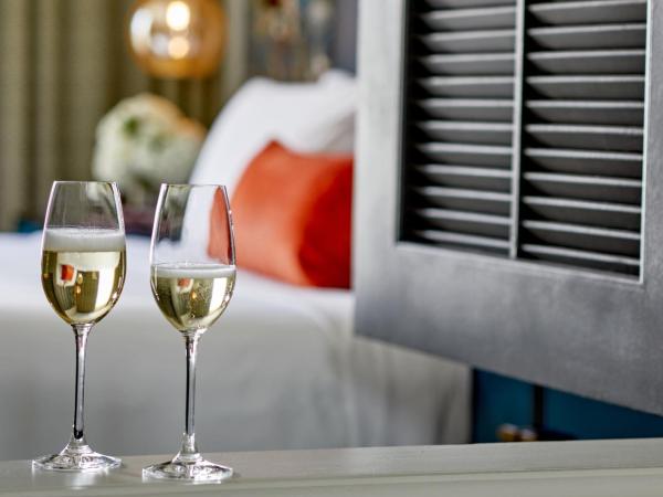 Grand Bohemian Orlando, Autograph Collection : photo 5 de la chambre suite lit king-size avec canapé-lit et baignoire spa