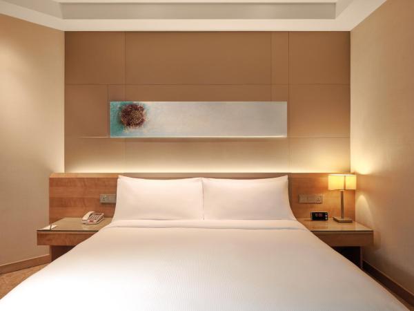 DoubleTree by Hilton Johor Bahru : photo 7 de la chambre one-bedroom suite with bathtub