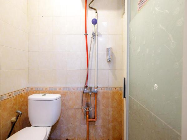 Marcello Residence Siwalankerto near Petra University Surabaya Mitra RedDoorz : photo 5 de la chambre chambre double standard