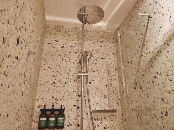 voco Osaka Central, an IHG Hotel : photo 4 de la chambre chambre standard lit queen-size