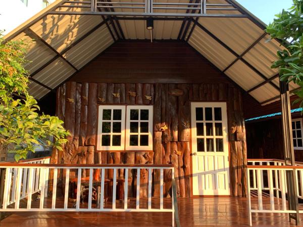 Sam's House Kanchanaburi : photo 2 de la chambre chambre familiale (3 adultes)