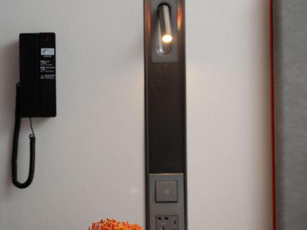 Holiday Inn Express Shanghai Hongqiao NECC, an IHG Hotel : photo 2 de la chambre chambre lit king-size standard