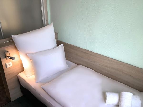 Hotel Mozart Bonn : photo 5 de la chambre chambre simple avec toilettes communes