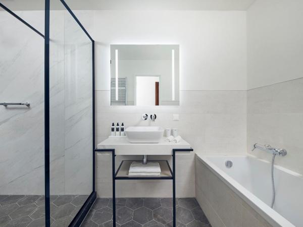 Hotel New York : photo 3 de la chambre maaszijde deluxe room