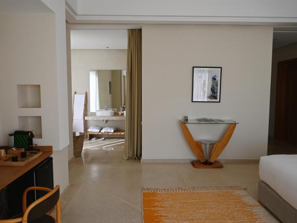 Maison Kenoosha : photo 3 de la chambre chambre double deluxe avec baignoire
