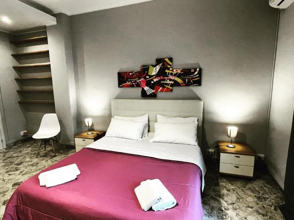 ROOM 110 BARI -guesthouse- : photo 1 de la chambre chambre double avec balcon