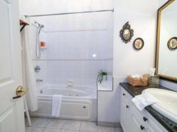 Beaujolais Boutique B&B at Thea's House : photo 10 de la chambre chambre lit king-size deluxe