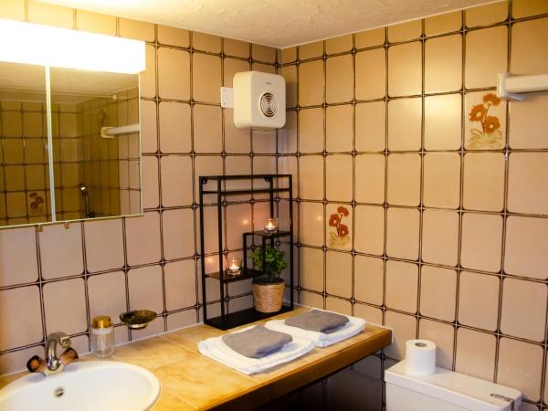 MANY'S historical city central APARTMENTS : photo 2 de la chambre studio lit king-size deluxe