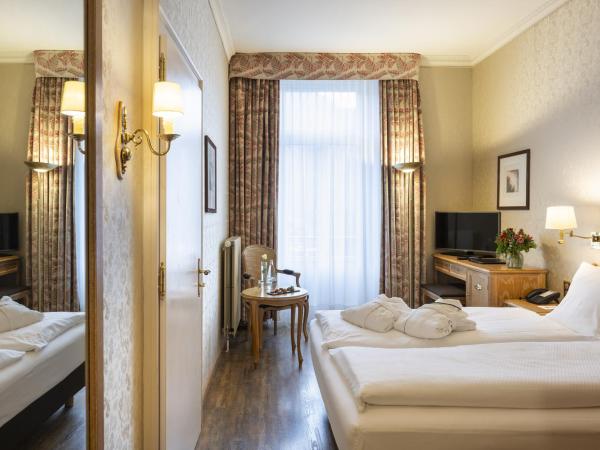 Grand Hotel Beau Rivage Interlaken : photo 8 de la chambre chambre lit queen-size avec balcon