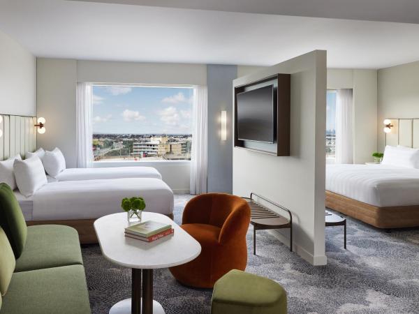 PARKROYAL Melbourne Airport : photo 1 de la chambre chambre familiale