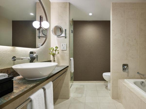 PARKROYAL Melbourne Airport : photo 5 de la chambre chambre familiale