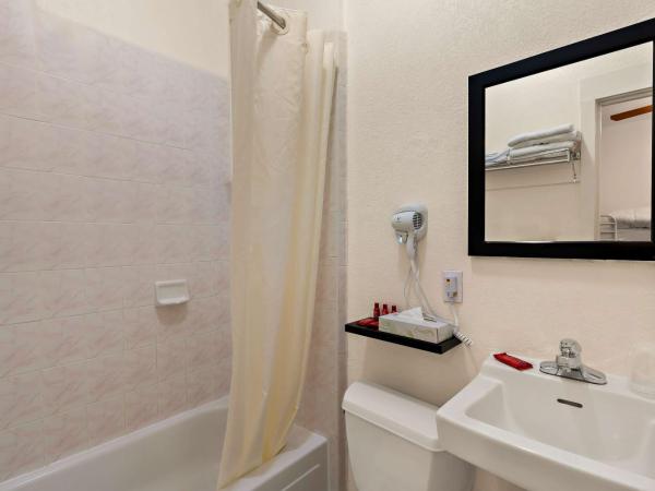 Mithila San Francisco - SureStay Collection by Best Western : photo 6 de la chambre chambre lit queen-size avec lit superposé - non-fumeurs