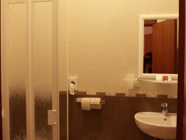 Hotel Arabesco : photo 4 de la chambre chambre triple