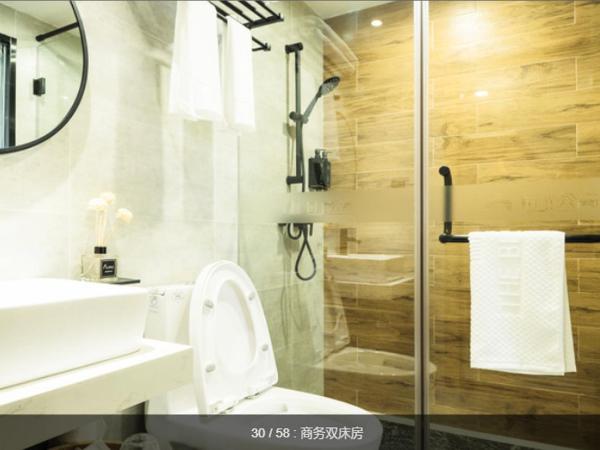 The Best Time Hotel Pazhou-Free shuttle bus for canton fair : photo 8 de la chambre chambre lits jumeaux deluxe