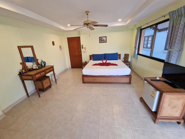 Villa Oranje Chiang Mai : photo 4 de la chambre chambre double ou lits jumeaux supérieure