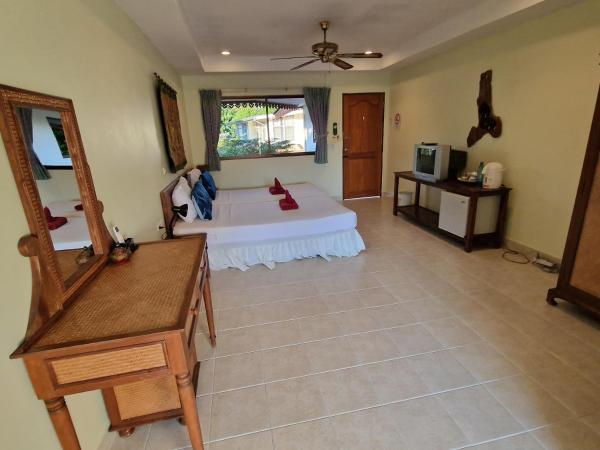 Villa Oranje Chiang Mai : photo 8 de la chambre chambre double ou lits jumeaux supérieure
