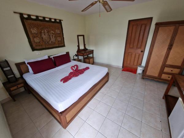 Villa Oranje Chiang Mai : photo 2 de la chambre chambre double ou lits jumeaux standard