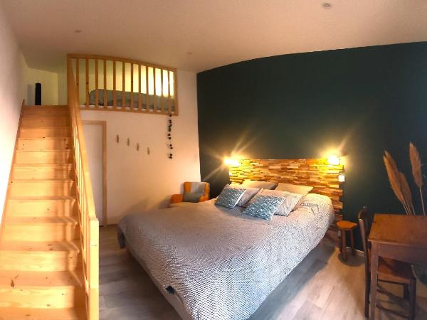 Cale 32 - Chambres d'hôtes : photo 5 de la chambre chambre familiale avec salle de bains privative