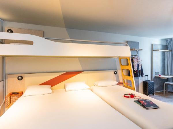 ibis budget Angoulme Centre : photo 10 de la chambre chambre familiale