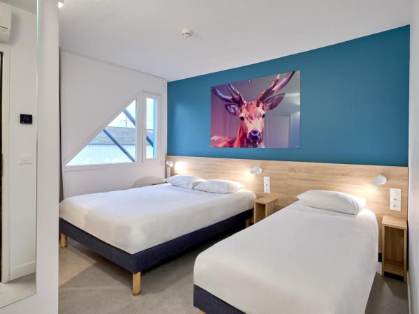 Kyriad Direct Narbonne Sud : photo 2 de la chambre chambre triple avec 1 lit simple, 1 lit double, connexion wi-fi gratuite, climatisation et douche