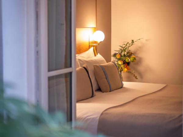 Hôtel Le Tourville by Inwood Hotels : photo 5 de la chambre chambre double exécutive avec terrasse