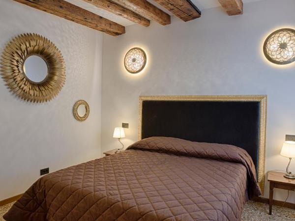 Hotel Guerrato : photo 6 de la chambre chambre double standard avec salle de bains commune