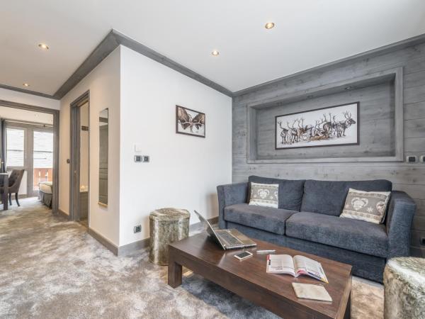 Hotel La Chaudanne : photo 3 de la chambre suite salon