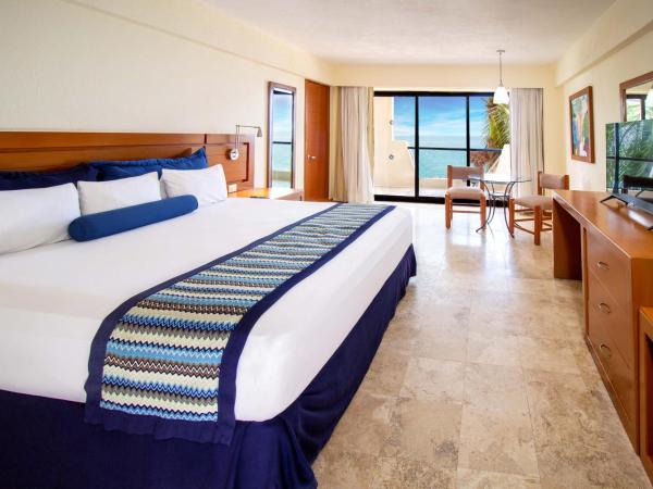 Plaza Pelicanos Grand Beach Resort All Inclusive : photo 2 de la chambre suite