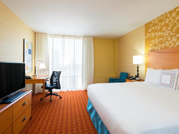 Fairfield Inn & Suites Louisville Downtown : photo 1 de la chambre studio lit king-size avec canapé-lit